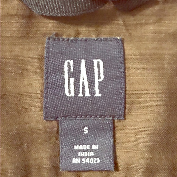 Gap classic fit button down - Picture 2 of 3